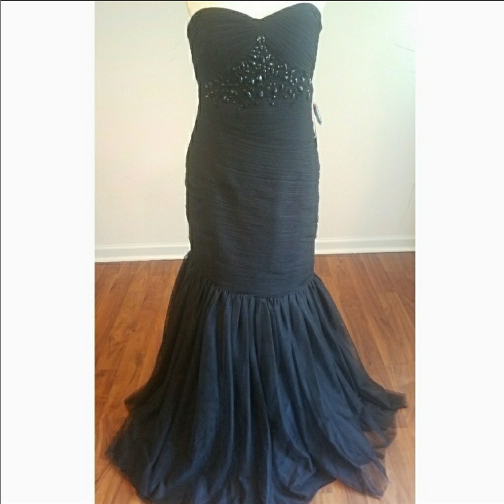 Monique Lhuillier Black Evening Dress